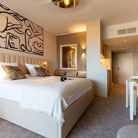 X Vibes Couple Only Design Rooftop Et Parking Village Naturiste דירה