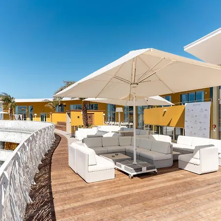X Vibes Couple Only Design Rooftop Et Parking Village Naturiste דירה אגדה