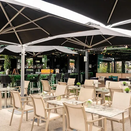 X Vibes Couple Only Design Rooftop Et Parking Village Naturiste דירה